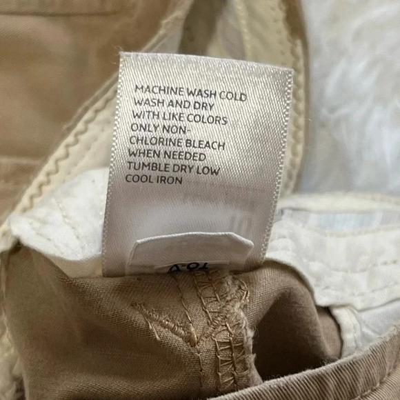 Old Navy | Low Rise Shorts - Picture 4 of 4